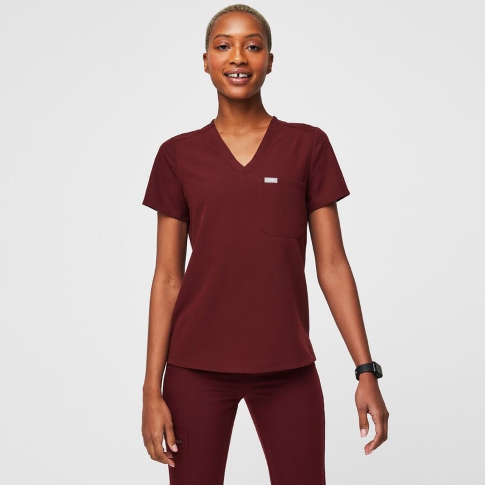 Figs Catarina One-Pocket Scrub Top - Burgundy XS